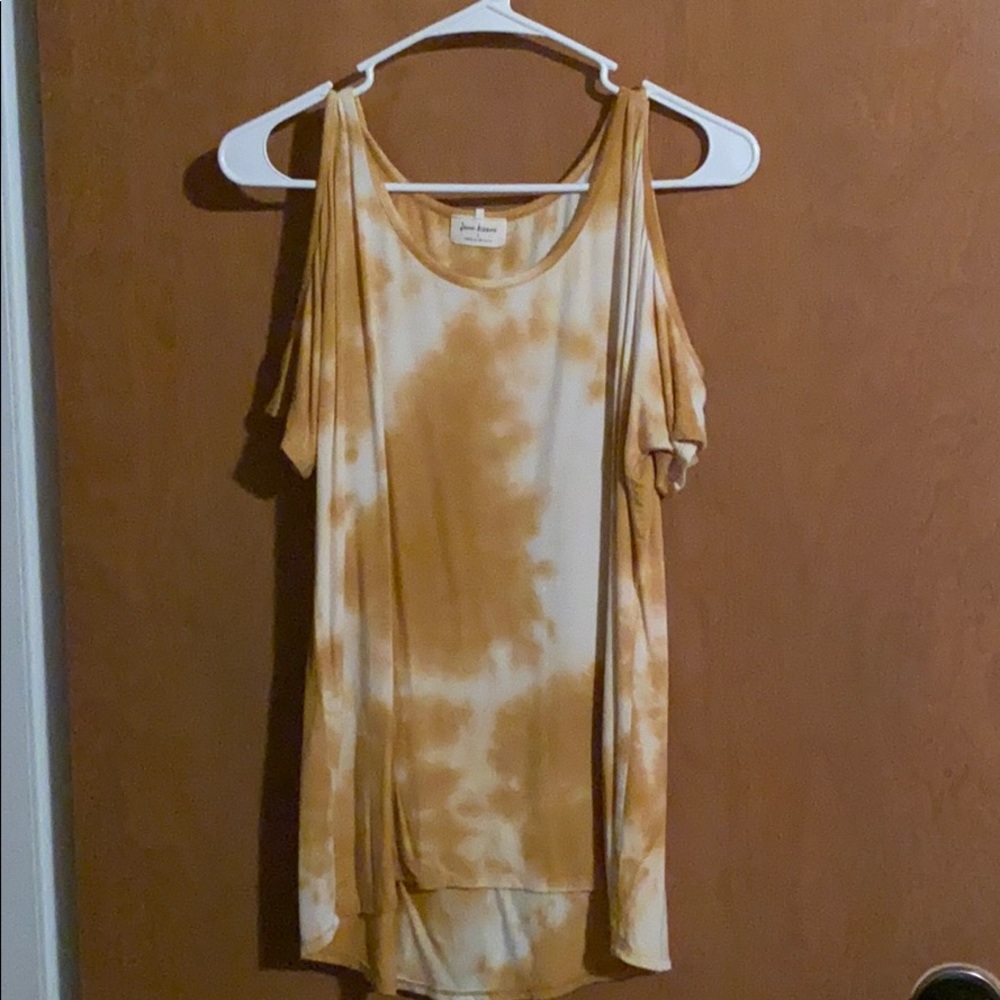 Tee